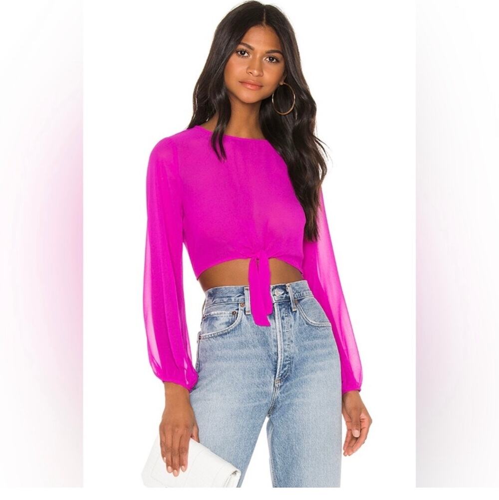 Current style Revolve Superdown Jemma Tie Front Top in magenta
Size medium